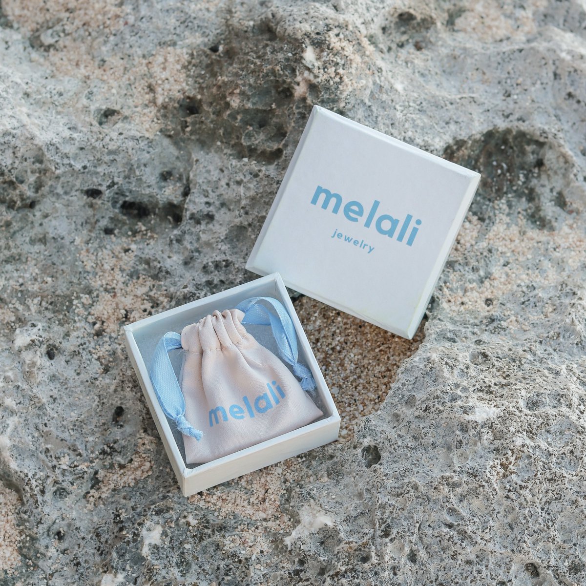 Minimalistische ring 18k verguld - gouden ring 925 zilver goud vermeil - driehoekige statement ring - JIMBARAN