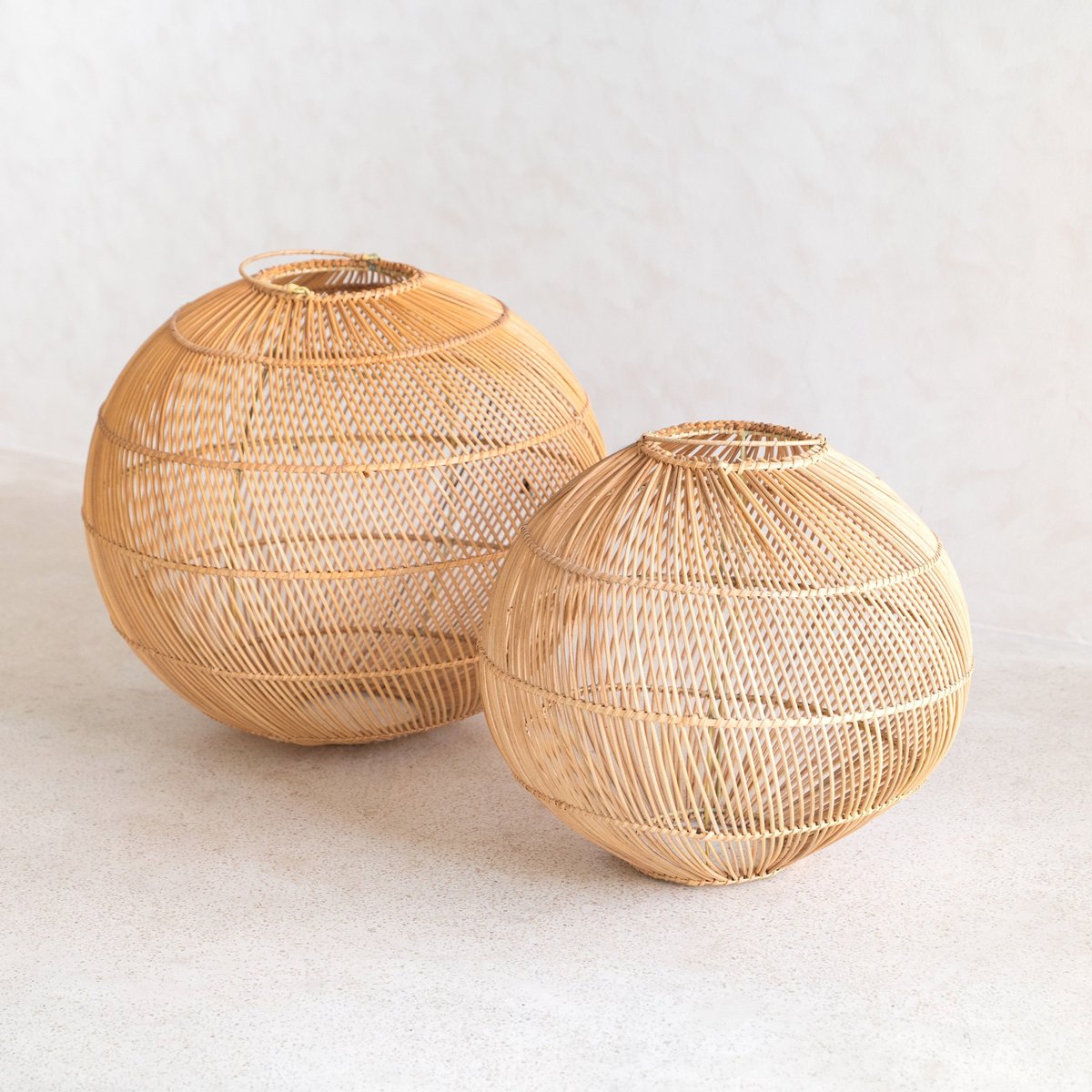 Round Rattan Lampshade - Boho hanglamp Modern - Handgemaakte plafondlamp - Sferische natuurlijke hanglamp (Ø 40/50 cm) Kencana