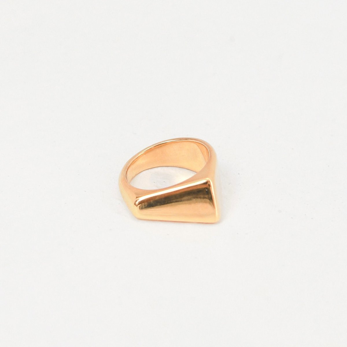 Minimalistische ring 18k verguld - gouden ring 925 zilver goud vermeil - driehoekige statement ring - JIMBARAN