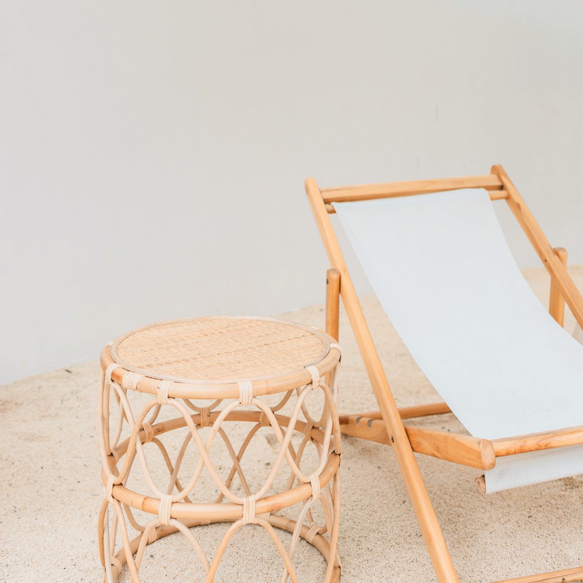 Ronde rotan bijzettafel – kleine boho salontafel – nachtkastje rotan beige – handgemaakte tafel gemaakt van natuurlijk rotan (Ø 45 cm) MUARA