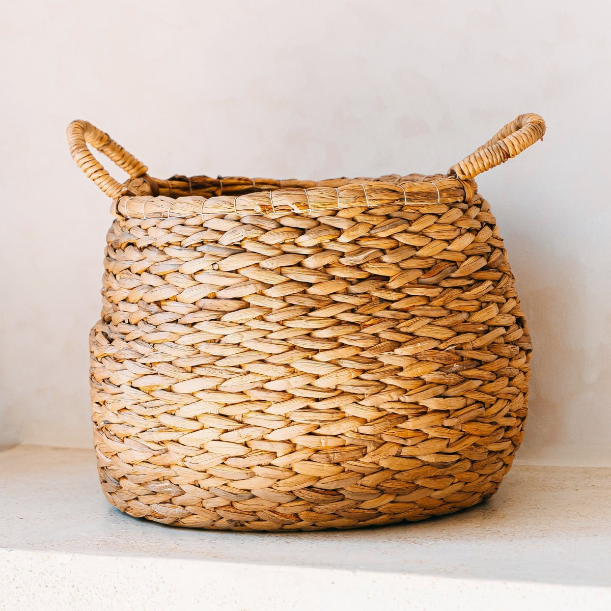 Ronde geweven wasmand - bolvormige boho -mand - natuurlijke plantenmand - grote waterhyacint opslagmand (2 maten) citra