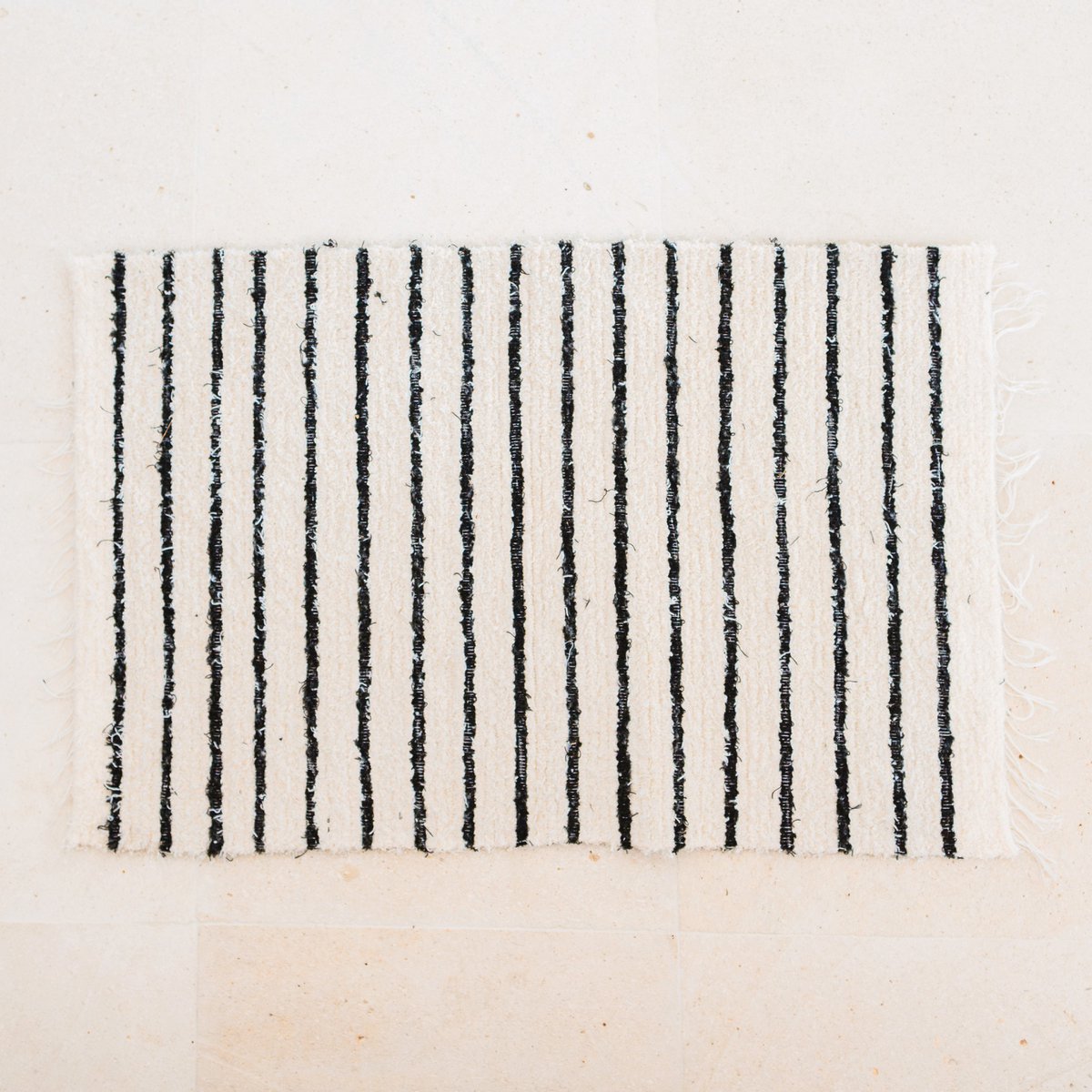Klein katoenen vloerkleed – gestreept loper – boho vloerkleed zwart wit – zachte bedmat – handgeweven rechthoekig vloerkleed 70x50 cm UNTUK